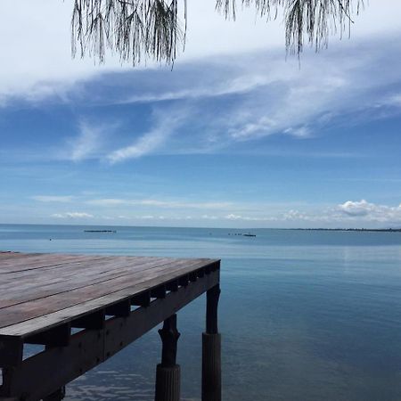 Issara Beach Resort Sichon Ngoại thất bức ảnh