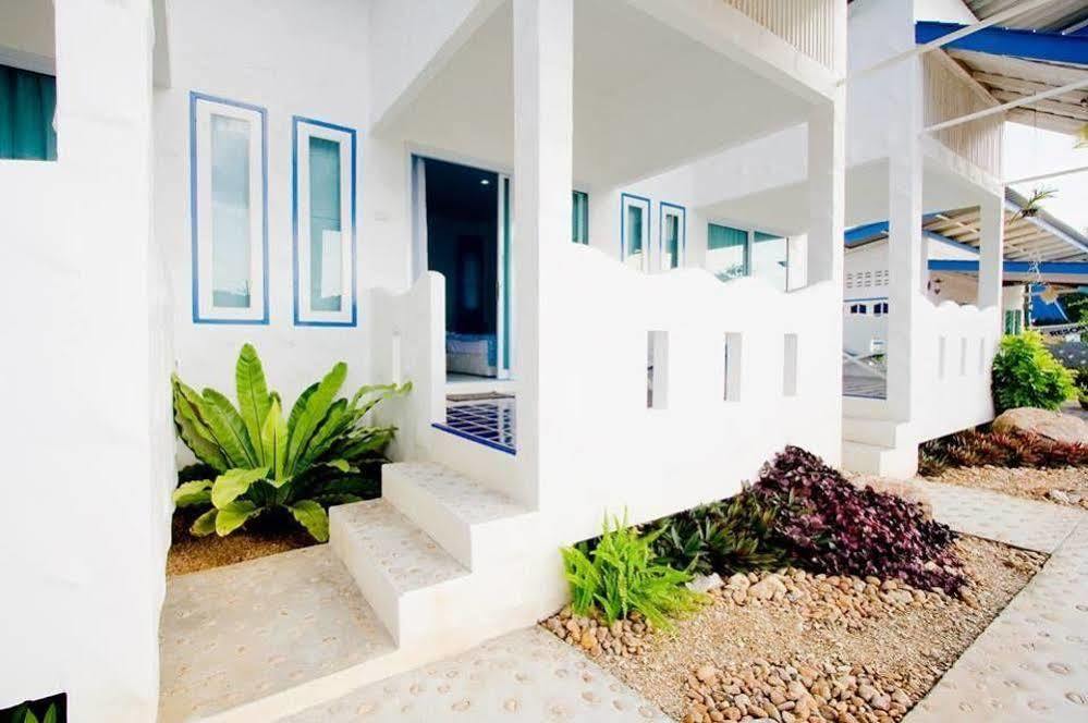 Issara Beach Resort Sichon Ngoại thất bức ảnh
