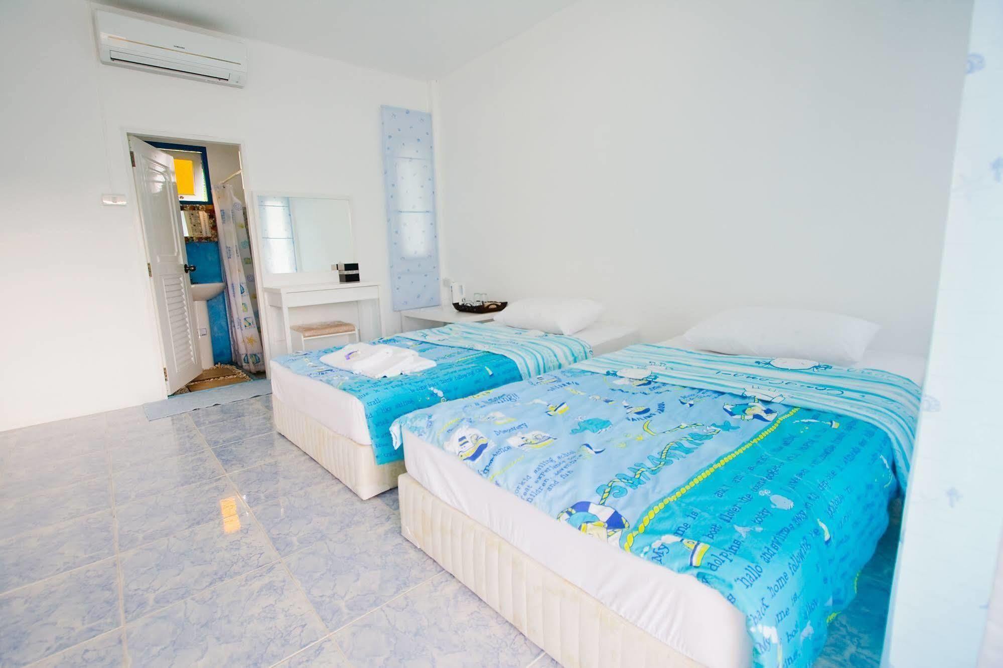 Issara Beach Resort Sichon Ngoại thất bức ảnh