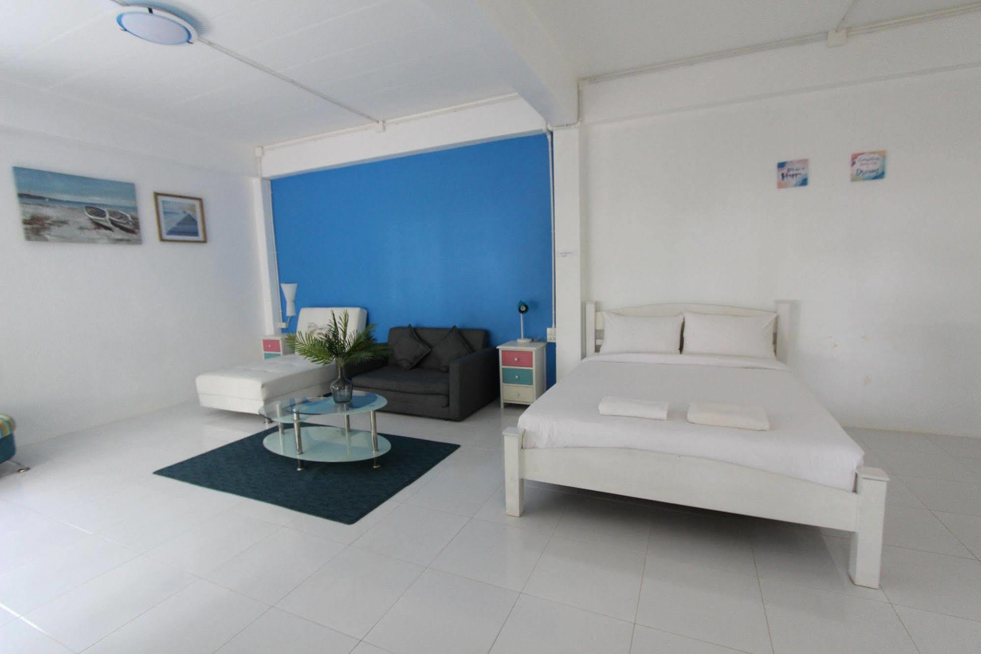 Issara Beach Resort Sichon Ngoại thất bức ảnh