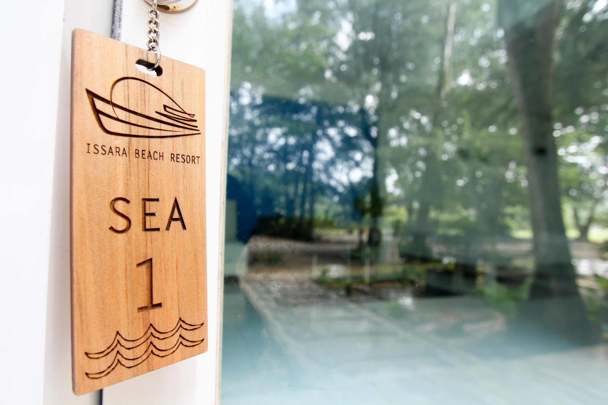Issara Beach Resort Sichon Ngoại thất bức ảnh