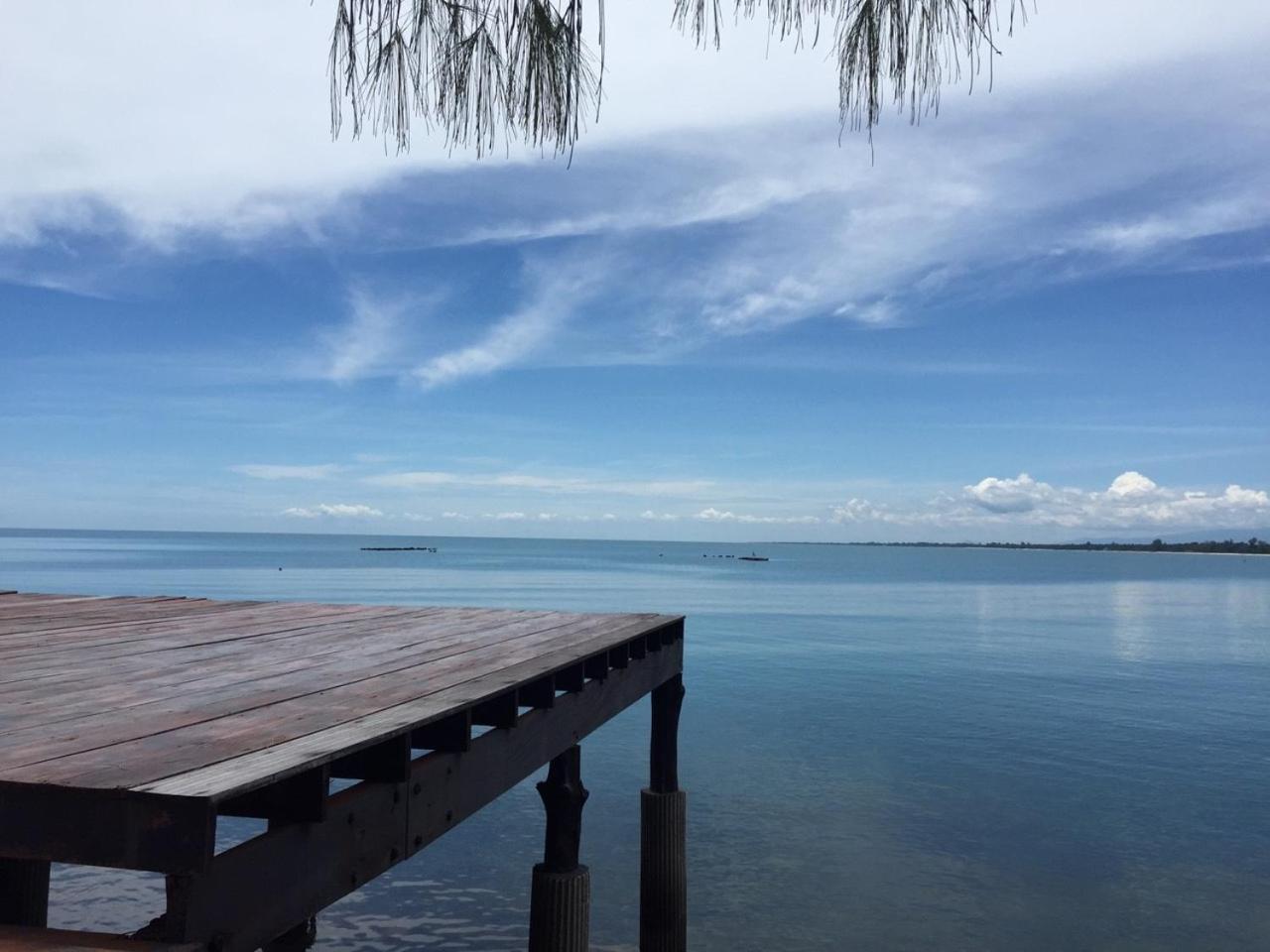 Issara Beach Resort Sichon Ngoại thất bức ảnh